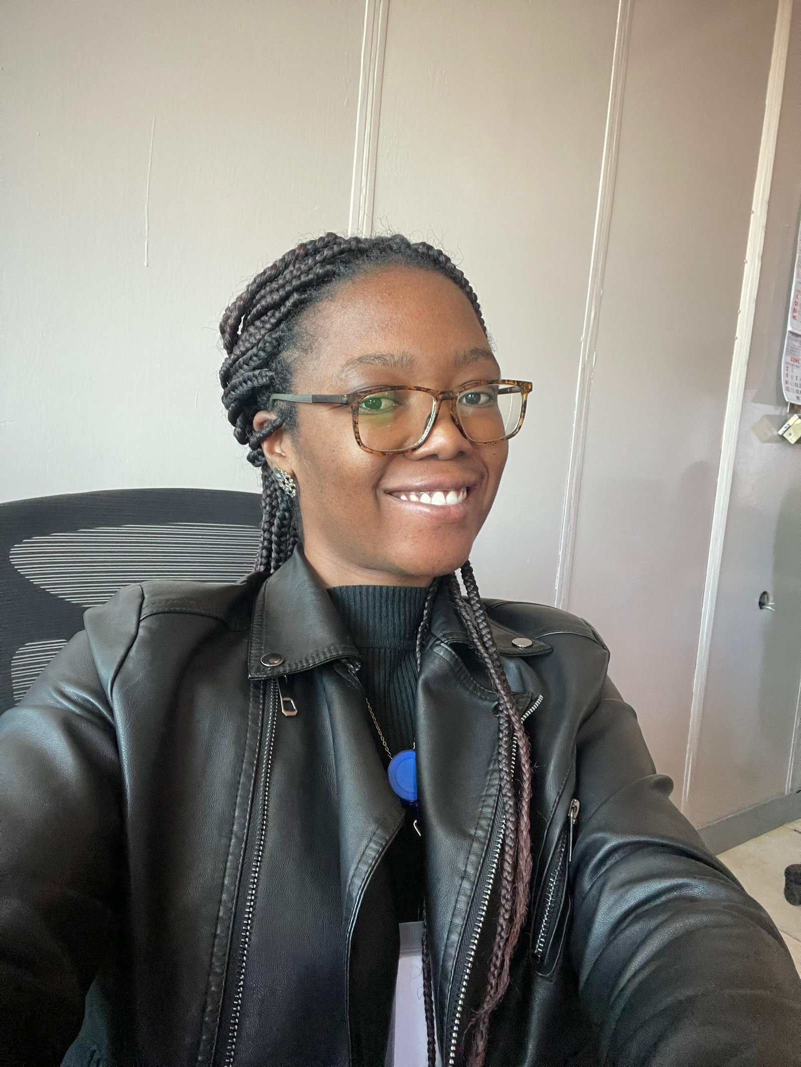 gloria tumbwe Profile Picture